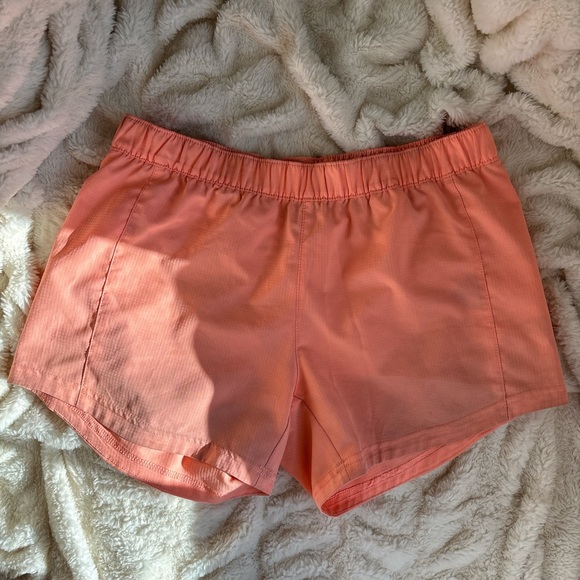 Columbia peach shorts!! - Picture 2 of 3
